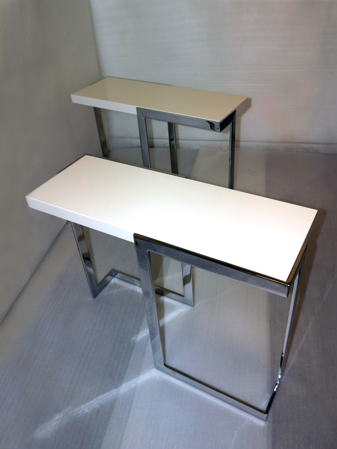Creme Table