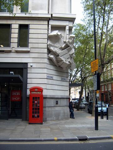 LSE corner sculpture