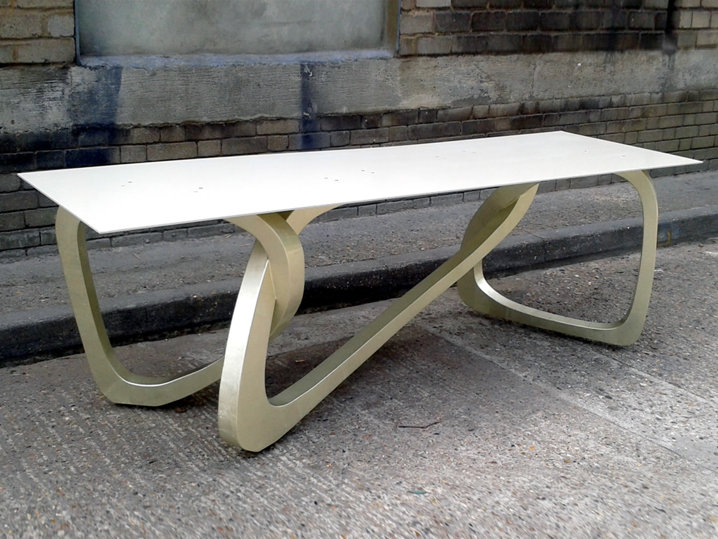 Three Links Table